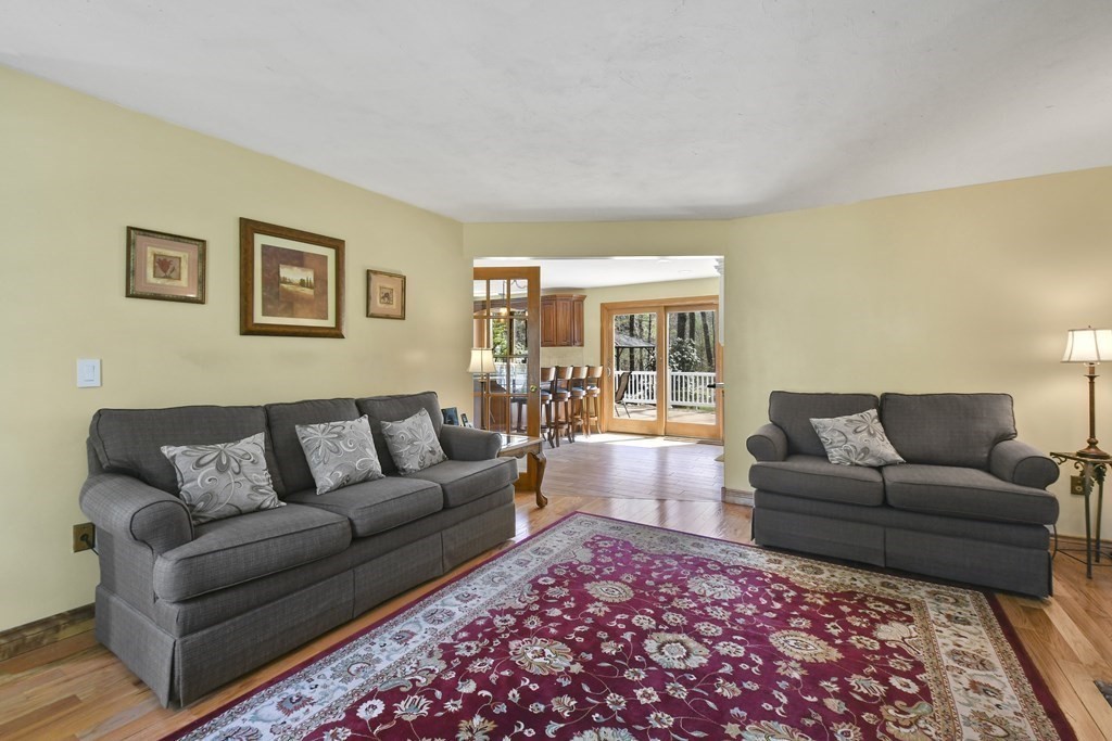 4 Charnock Circle Rutland, MA 01543 - Photo 9 of 42