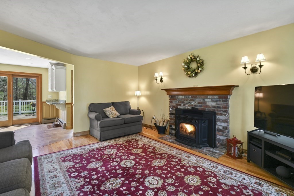 4 Charnock Circle Rutland, MA 01543 - Photo 10 of 42