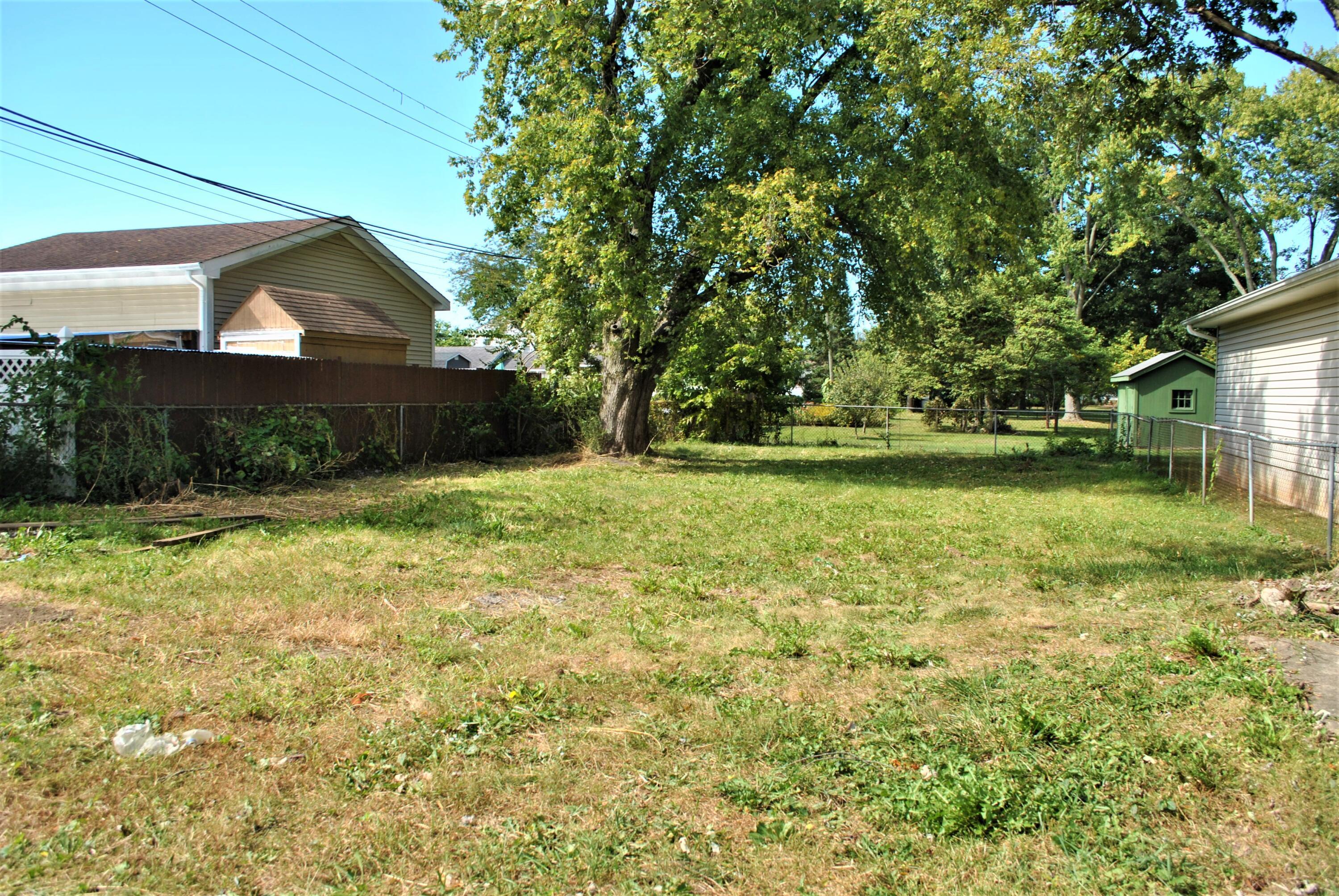 4081 Haughn Road Grove City, OH 43123 - Photo 3 of 17 backyard
