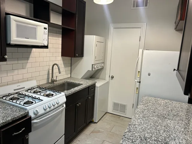 $1,495 | 137 South Batavia Avenue, Unit D, Batavia, IL 60510