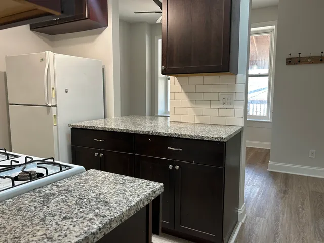 $1,495 | 137 South Batavia Avenue, Unit D, Batavia, IL 60510