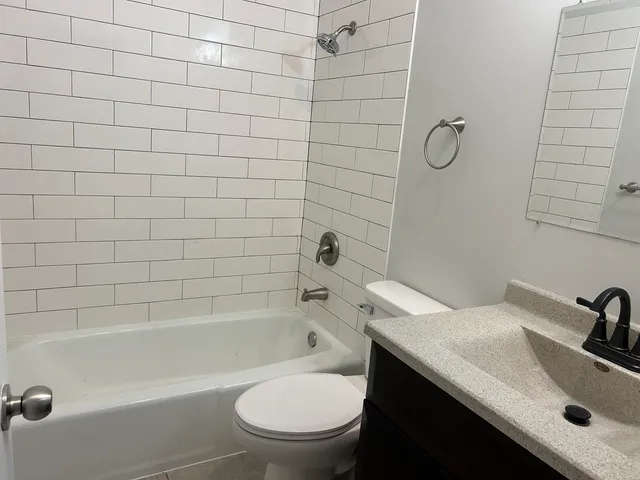 $1,495 | 137 South Batavia Avenue, Unit D, Batavia, IL 60510