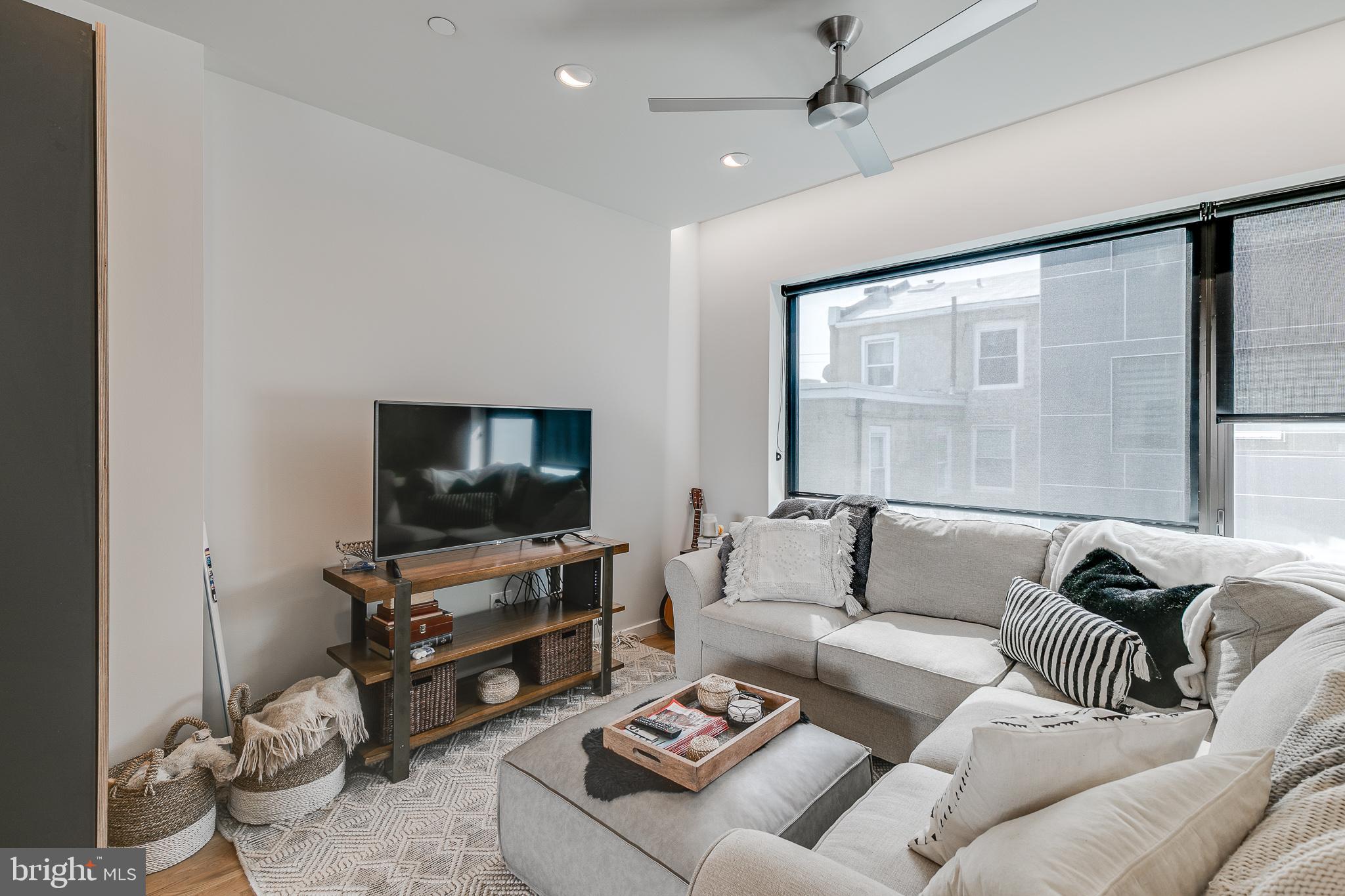 1308 Hope Street, Unit B Philadelphia, PA 19122 - Photo 4 of 24