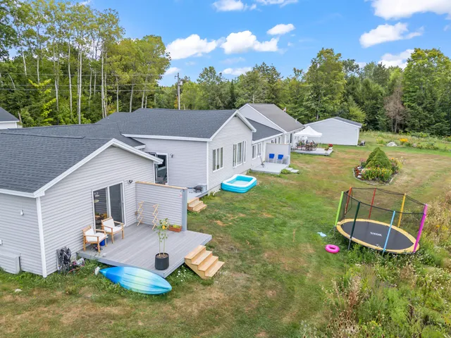 $999,000 | 102 Manning Drive, West Gardiner, ME 04345
