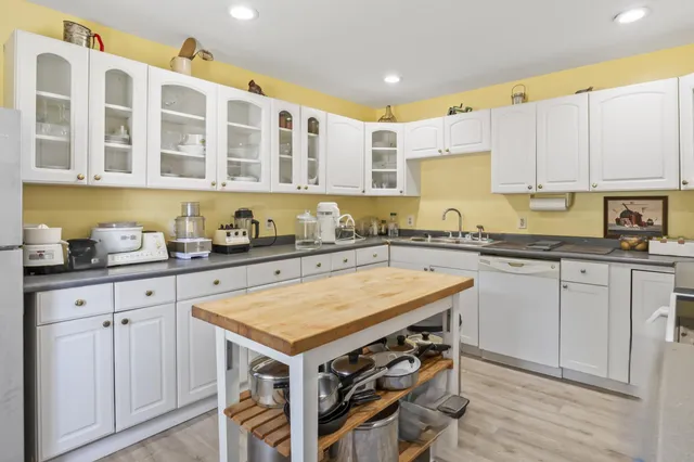 $999,000 | 102 Manning Drive, West Gardiner, ME 04345