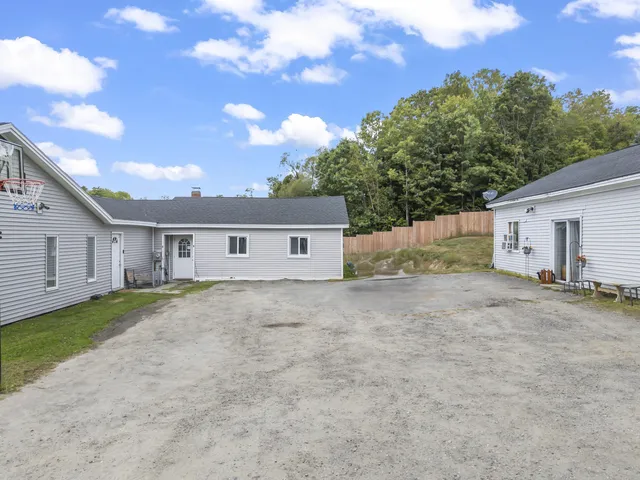 $999,000 | 102 Manning Drive, West Gardiner, ME 04345