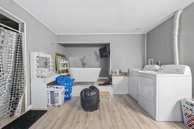 $999,000 | 102 Manning Drive, West Gardiner, ME 04345