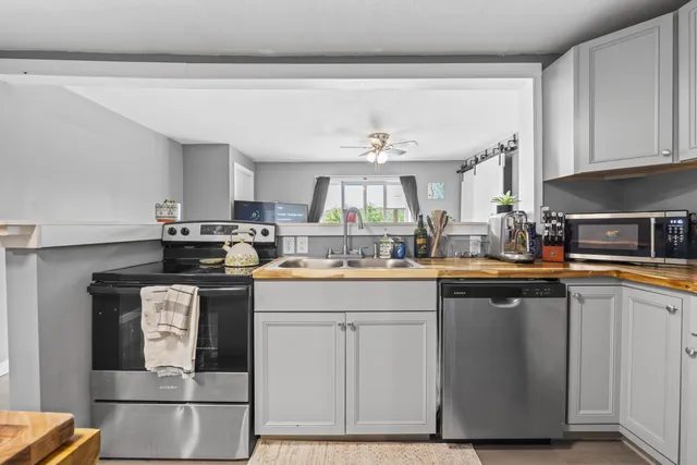 $999,000 | 102 Manning Drive, West Gardiner, ME 04345