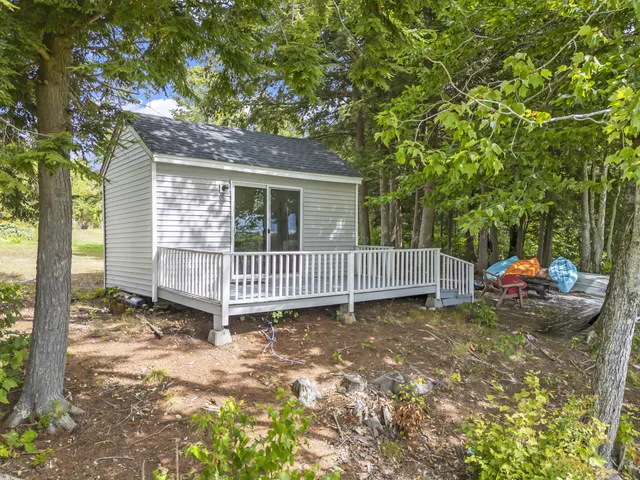 $999,000 | 102 Manning Drive, West Gardiner, ME 04345