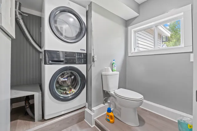 $999,000 | 102 Manning Drive, West Gardiner, ME 04345