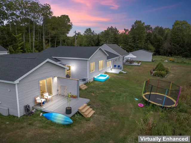 $999,000 | 102 Manning Drive, West Gardiner, ME 04345