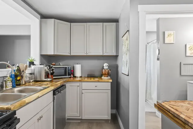 $999,000 | 102 Manning Drive, West Gardiner, ME 04345