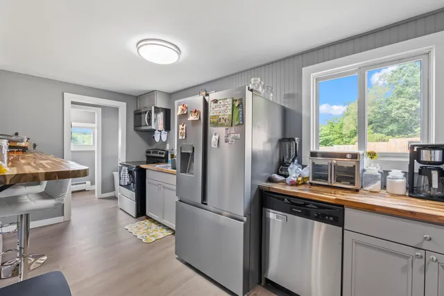 $999,000 | 102 Manning Drive, West Gardiner, ME 04345