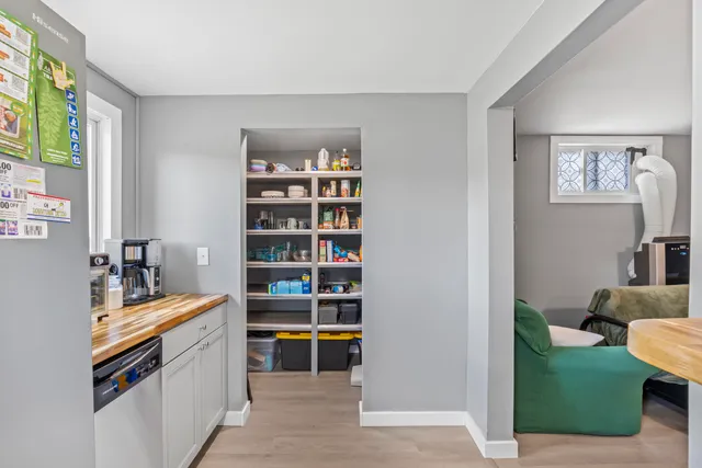 $999,000 | 102 Manning Drive, West Gardiner, ME 04345