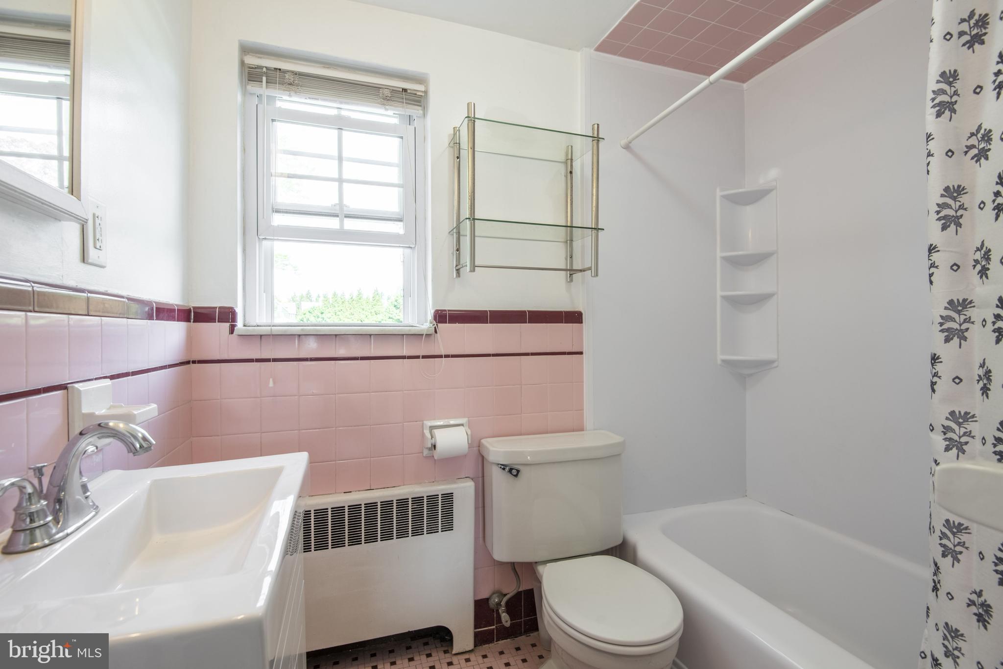 1244 Huntingdon Road Abington, PA 19001 - Photo 13 of 17 Full Bathroom