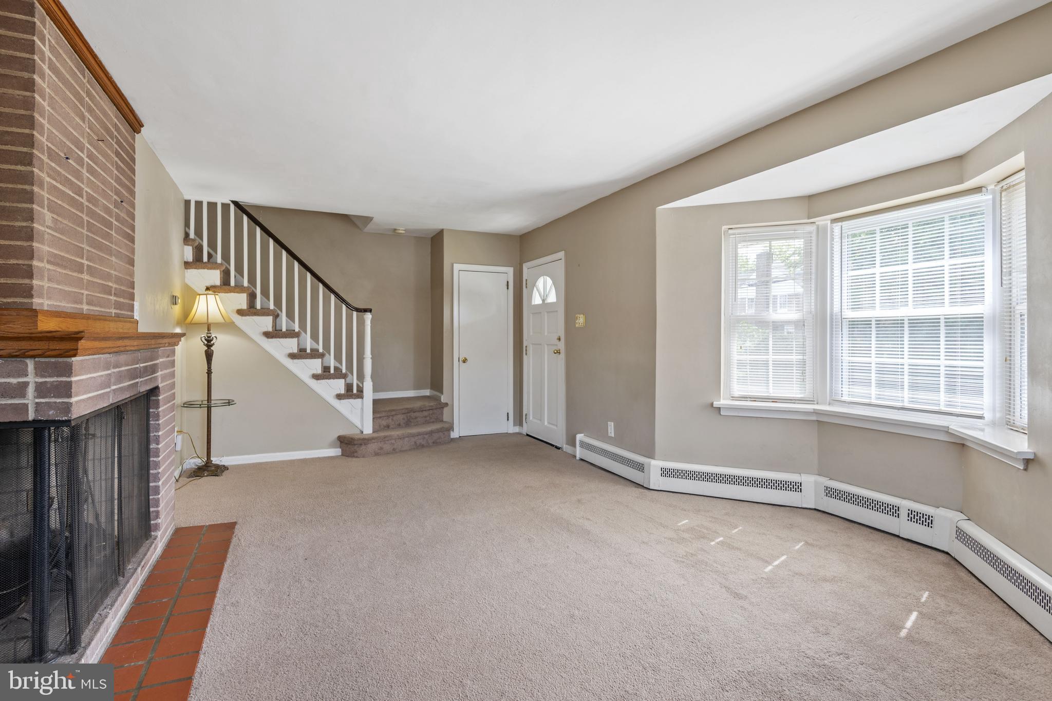 1244 Huntingdon Road Abington, PA 19001 - Photo 3 of 17 Living Room