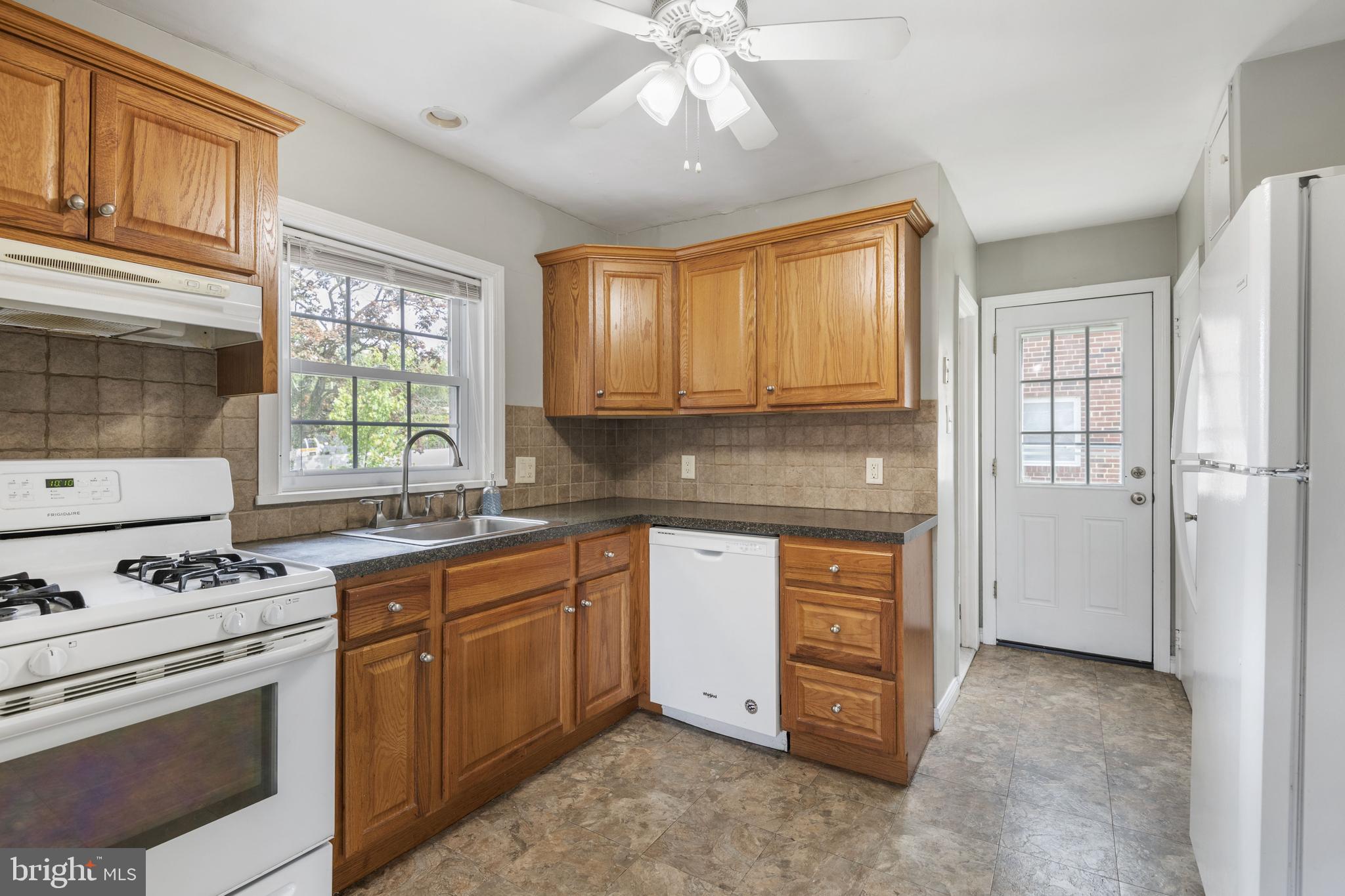 1244 Huntingdon Road Abington, PA 19001 - Photo 5 of 17 Kitchen