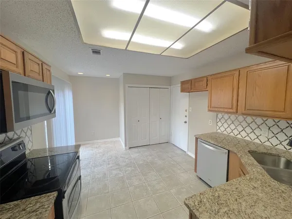 $1,945 | 3147 Royal Gable Drive, Dallas, TX 75229