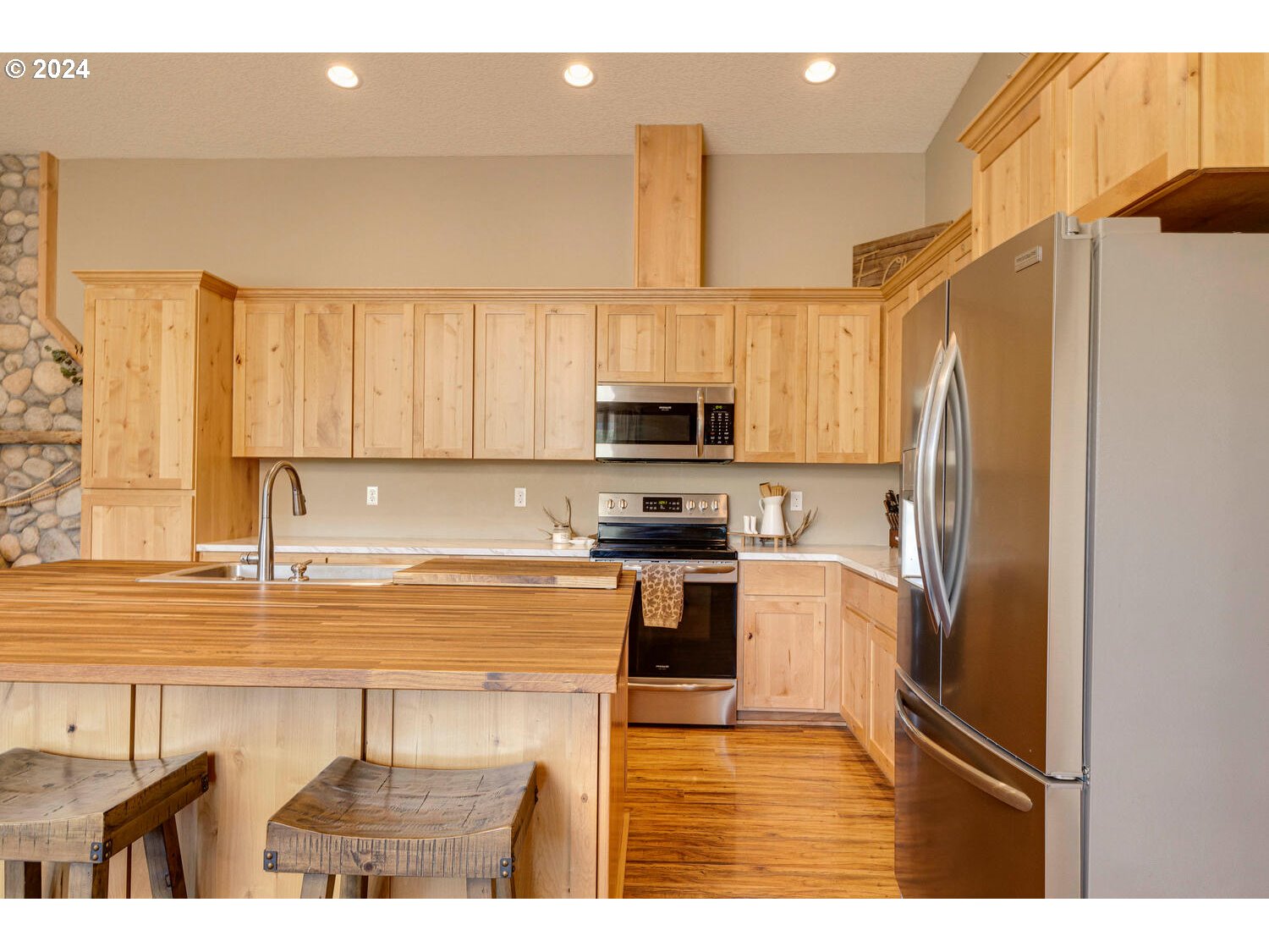 38570 Southeast Porter Road Estacada, OR 97023 - Photo 8 of 47 Gallery Image 8