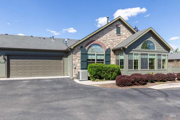 $450,000 | 2858 North Cloverdale Road, Boise, ID 83713
