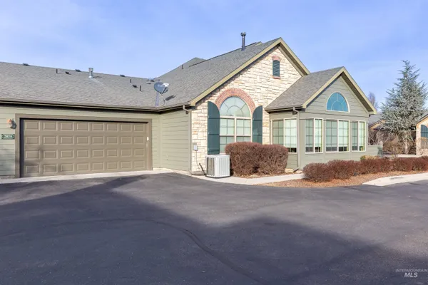 $450,000 | 2858 North Cloverdale Road, Boise, ID 83713