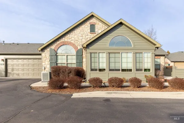 $450,000 | 2858 North Cloverdale Road, Boise, ID 83713