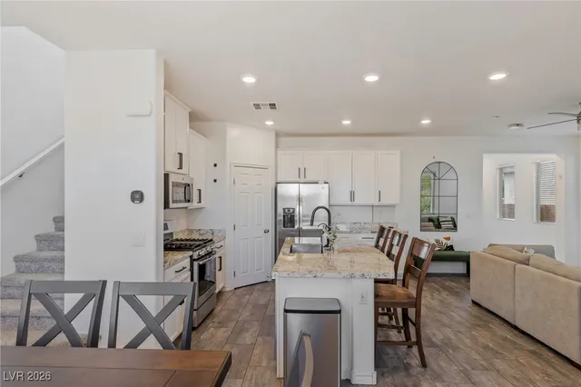 $2,900 | 976 Bluebell Brook Street, Henderson, NV 89052