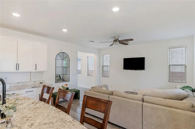 $2,900 | 976 Bluebell Brook Street, Henderson, NV 89052