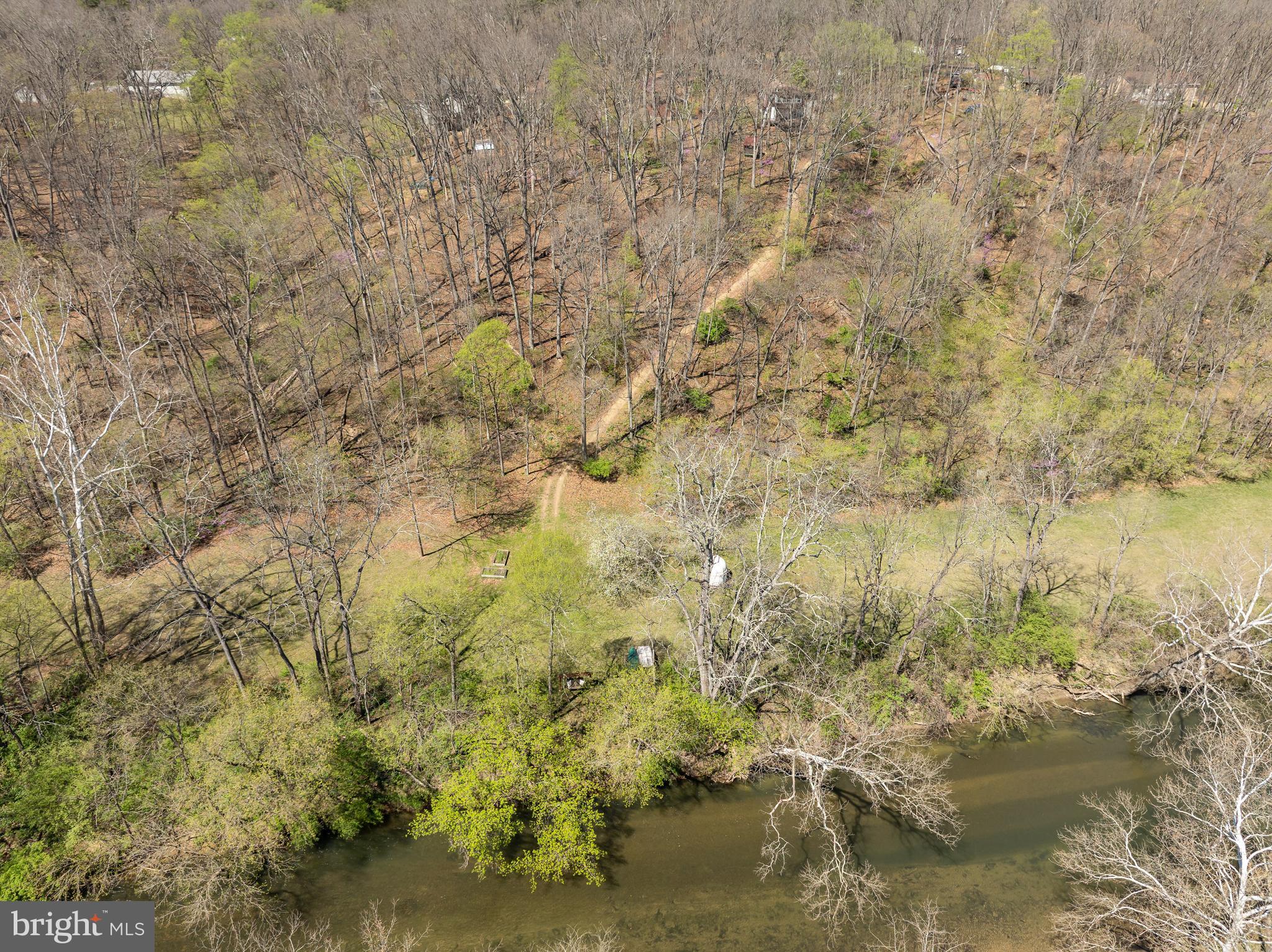 1524 Lamplight Road Bunker Hill, WV 25413 - Photo 5 of 44