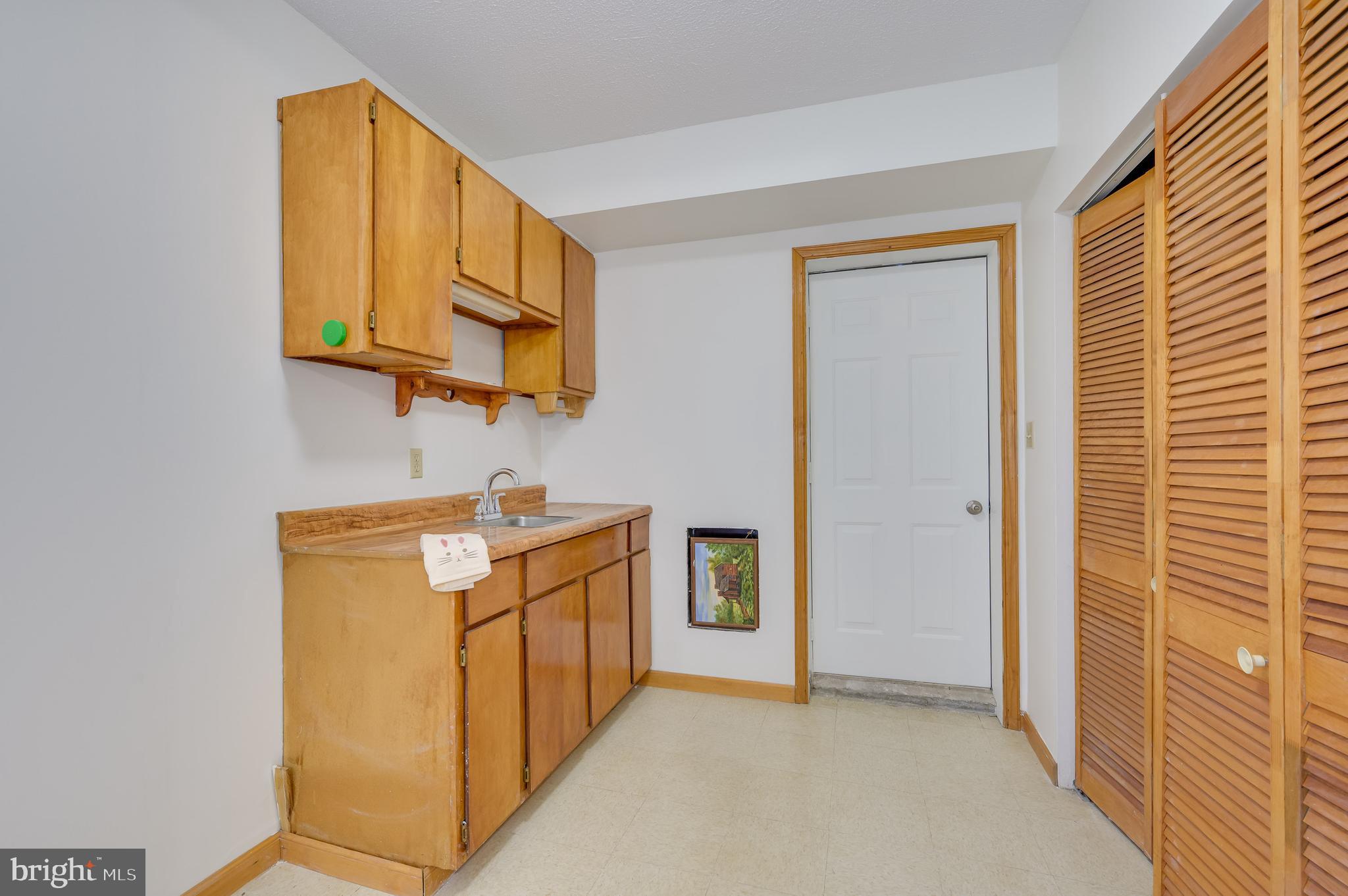 1524 Lamplight Road Bunker Hill, WV 25413 - Photo 8 of 44