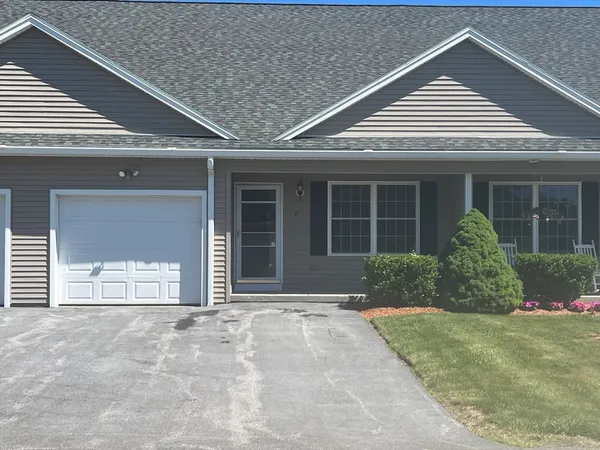 $399,000 | 9 Daniel Drive, Oxford, MA 01537