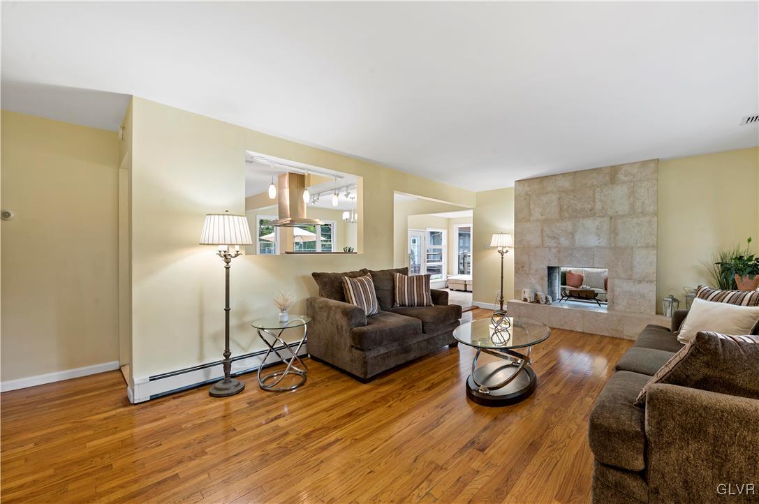 5366 Susan Road Coopersburg, PA 18036 - Photo 4 of 48 Gallery Image 4