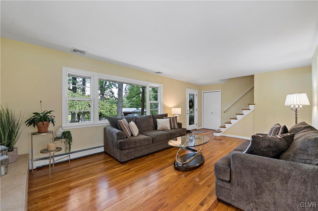 5366 Susan Road Coopersburg, PA 18036 - Photo 7 of 48 Gallery Image 7