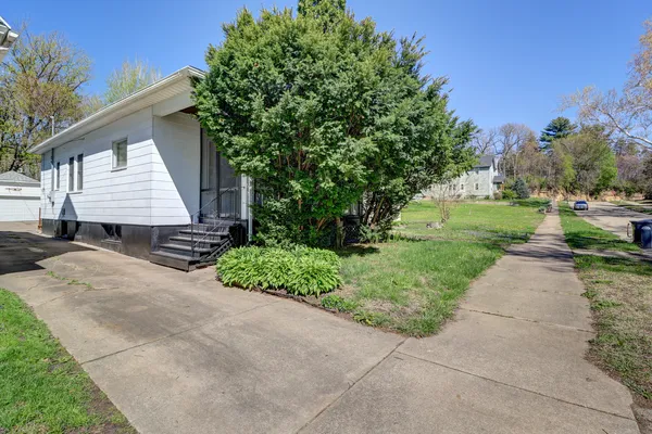 $99,900 | 232 North 6th Street, Clinton, IA 52732