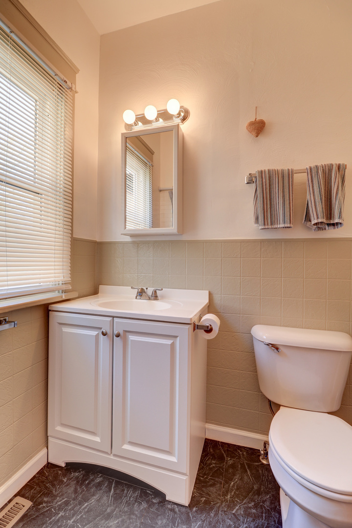 232 North 6th Street Clinton, IA 52732 - Photo 12 of 26