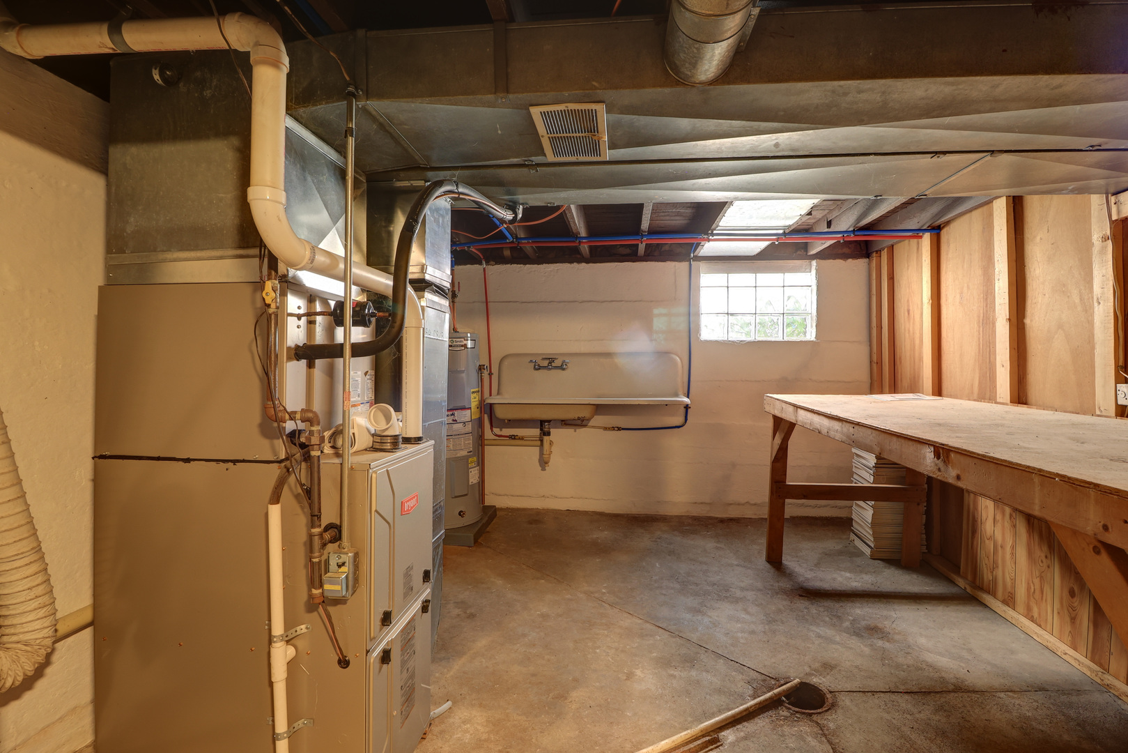 232 North 6th Street Clinton, IA 52732 - Photo 14 of 26