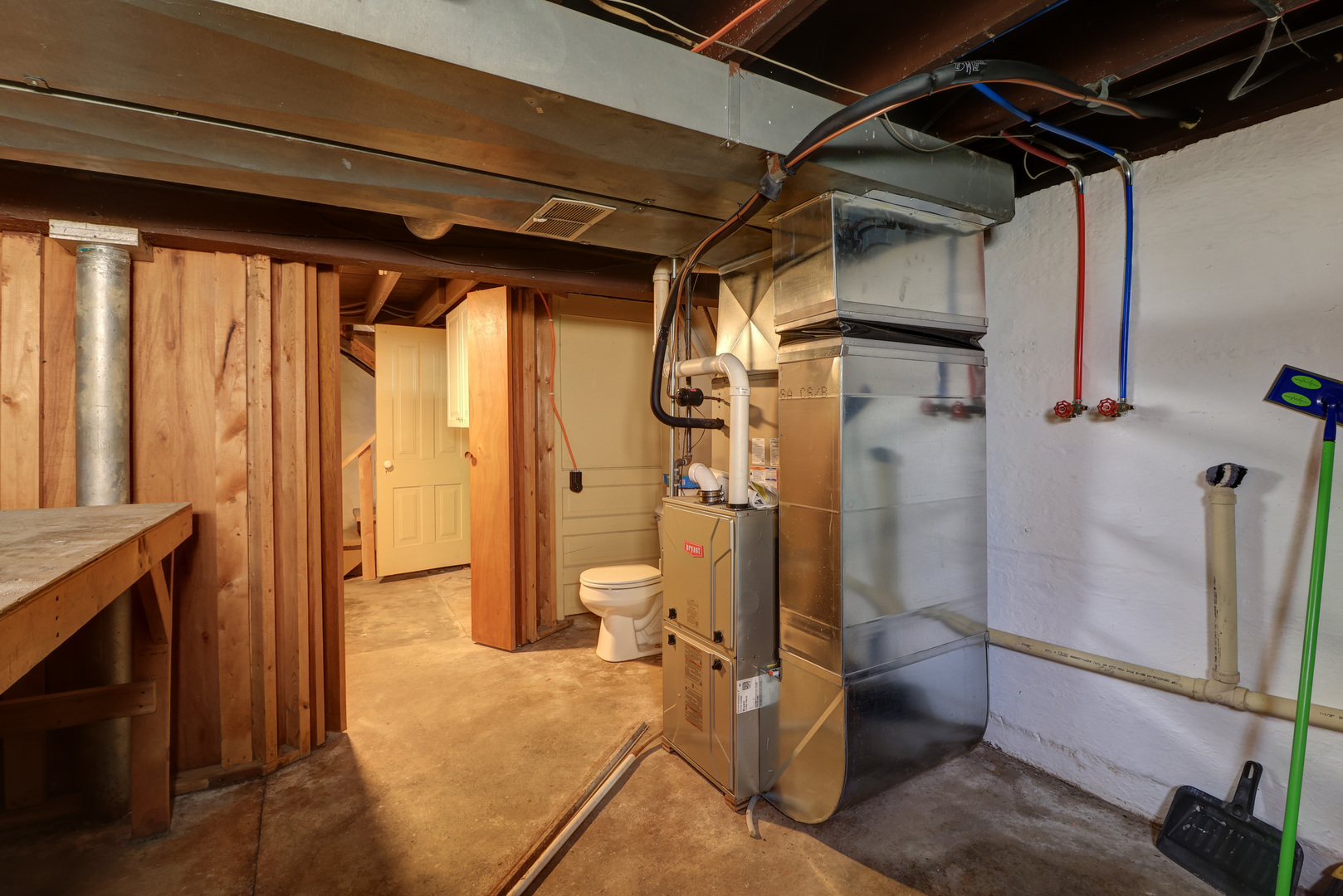 232 North 6th Street Clinton, IA 52732 - Photo 15 of 26