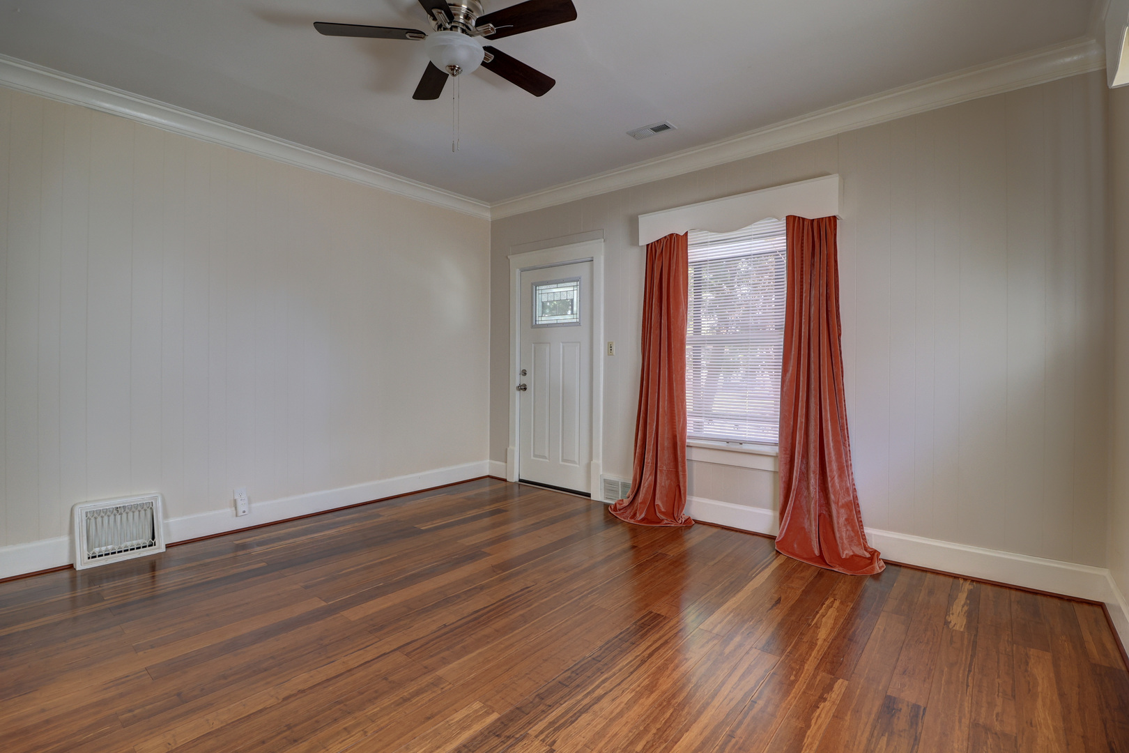 232 North 6th Street Clinton, IA 52732 - Photo 8 of 26