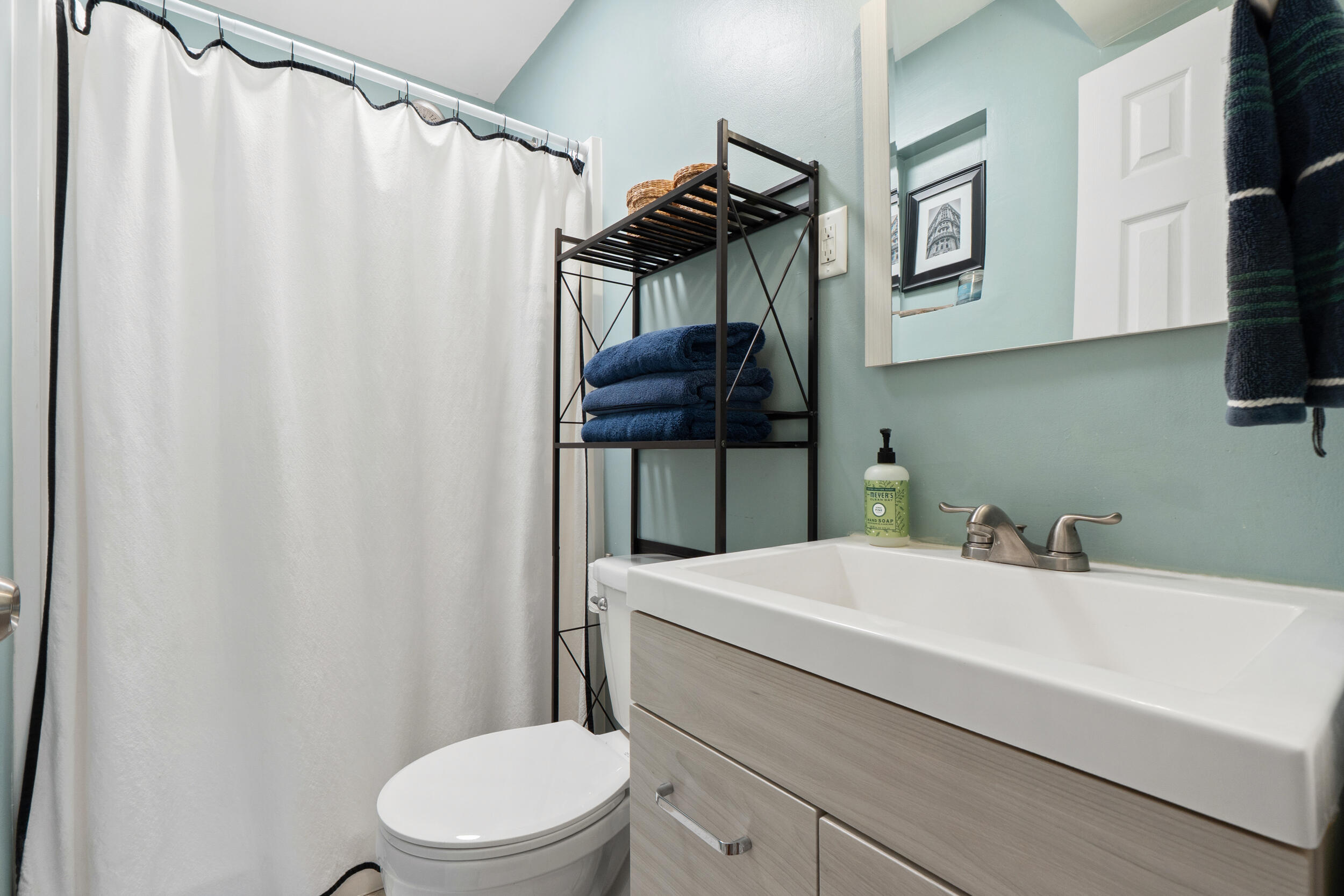 5315 Connell Street Chattanooga, TN 37412 - Photo 18 of 27 Primary Bathroom