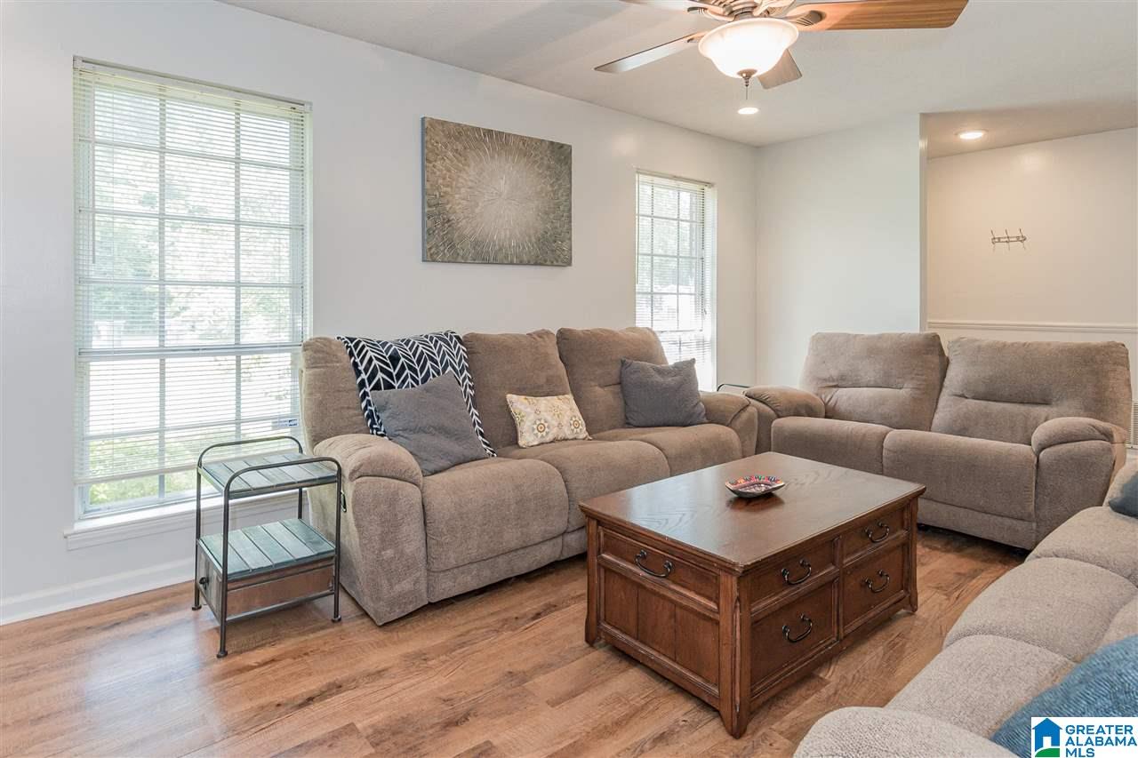 509 Canterbury Road Pelham, AL 35124 - Photo 3 of 37