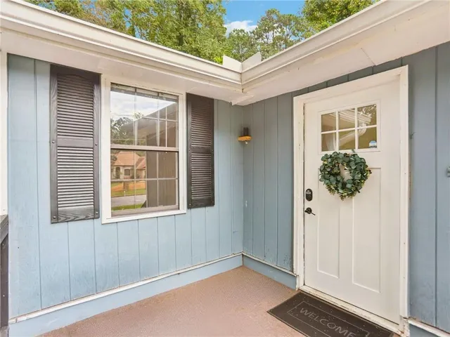 a view of an entryway of house