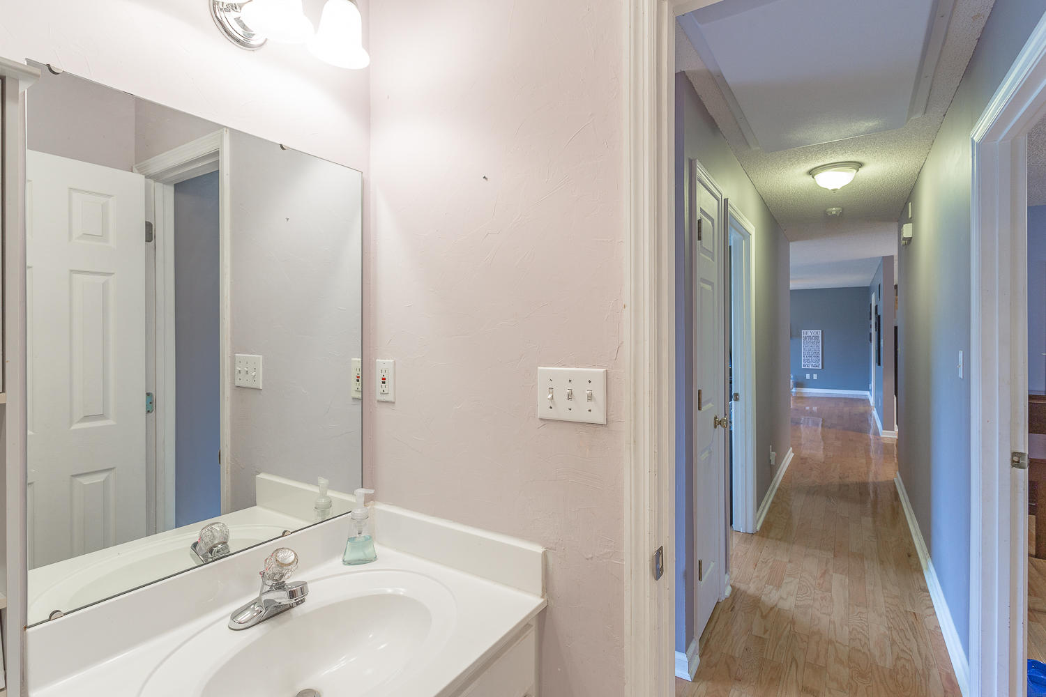 4314 McCahill Road Chattanooga, TN 37415 - Photo 28 of 35 Hall Bath