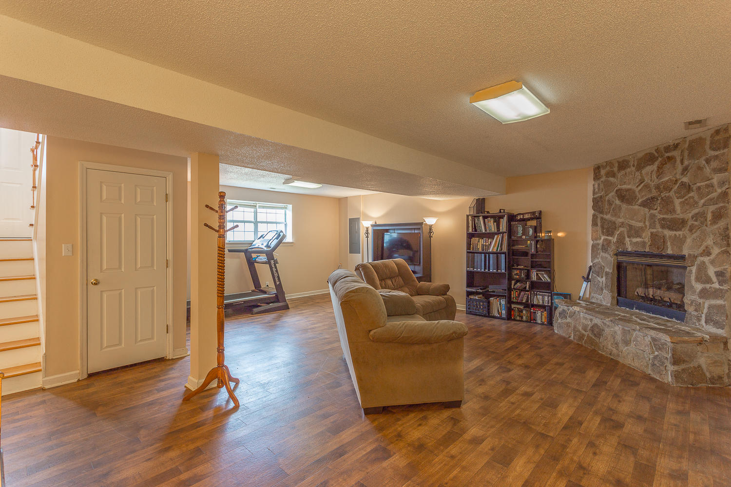 4314 McCahill Road Chattanooga, TN 37415 - Photo 31 of 35 Amazing Family Room