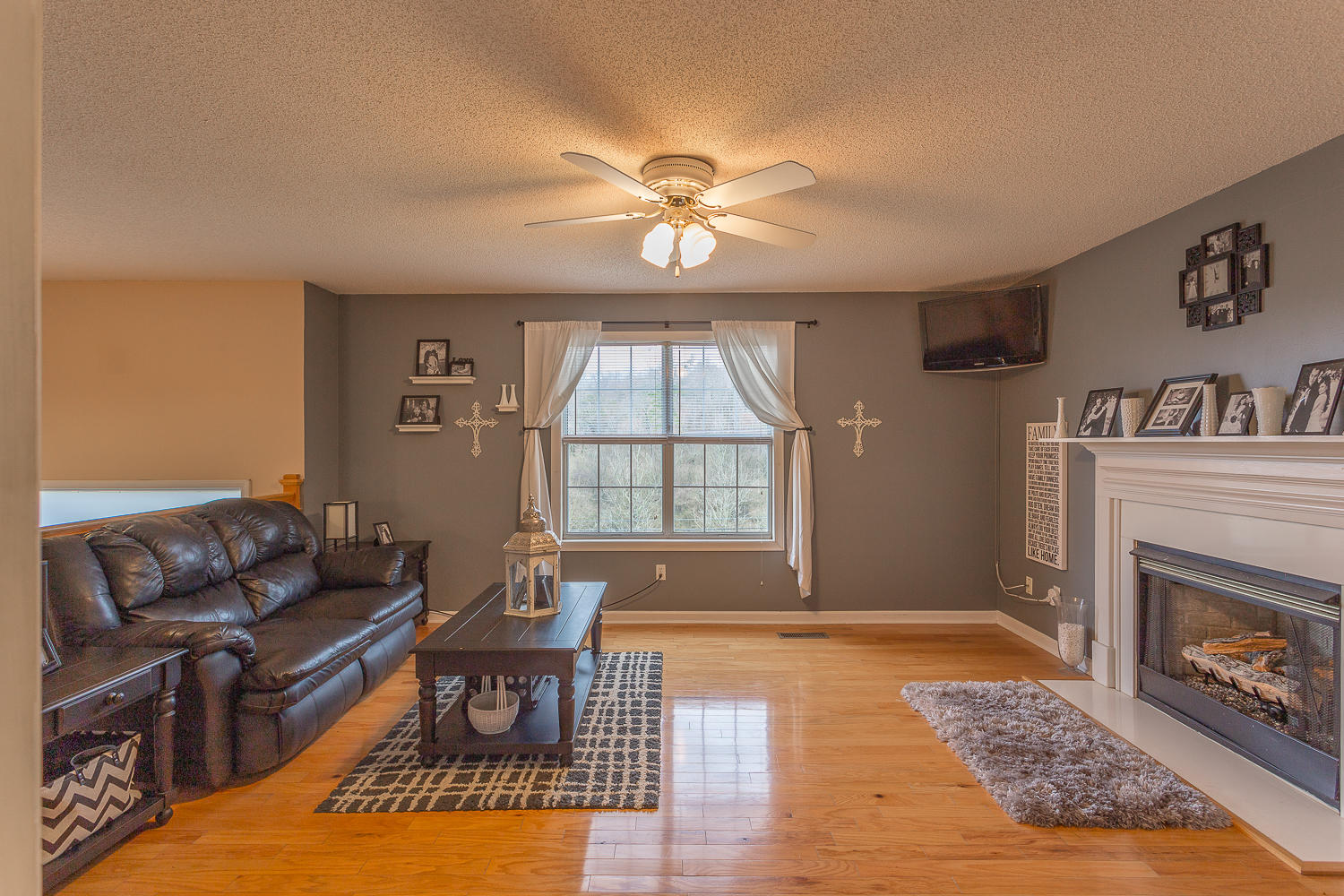 4314 McCahill Road Chattanooga, TN 37415 - Photo 10 of 35 Cozy up to the fire