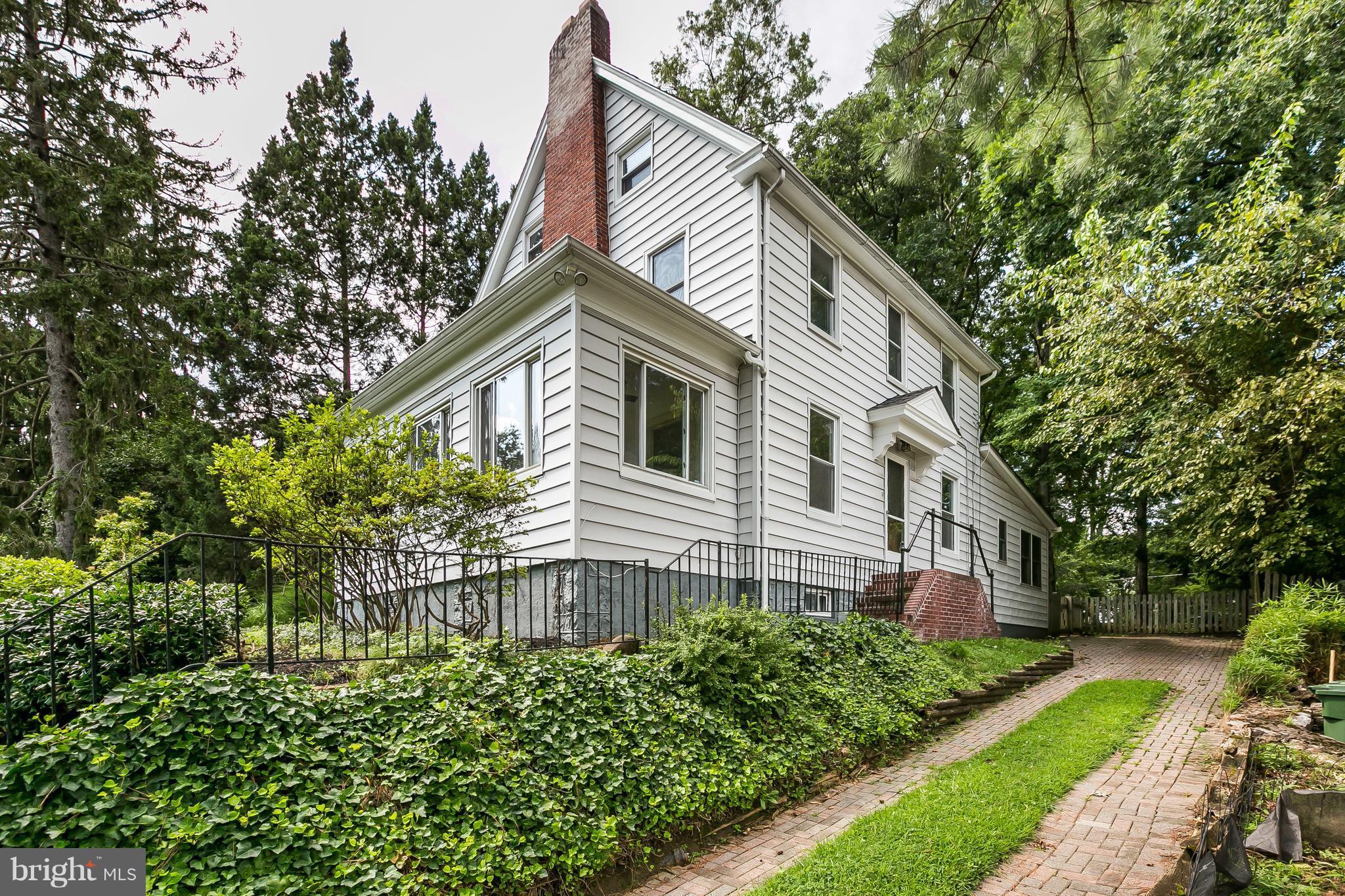 2212 Crest Road Baltimore, MD 21209 - Photo 2 of 30 Exterior (Front)