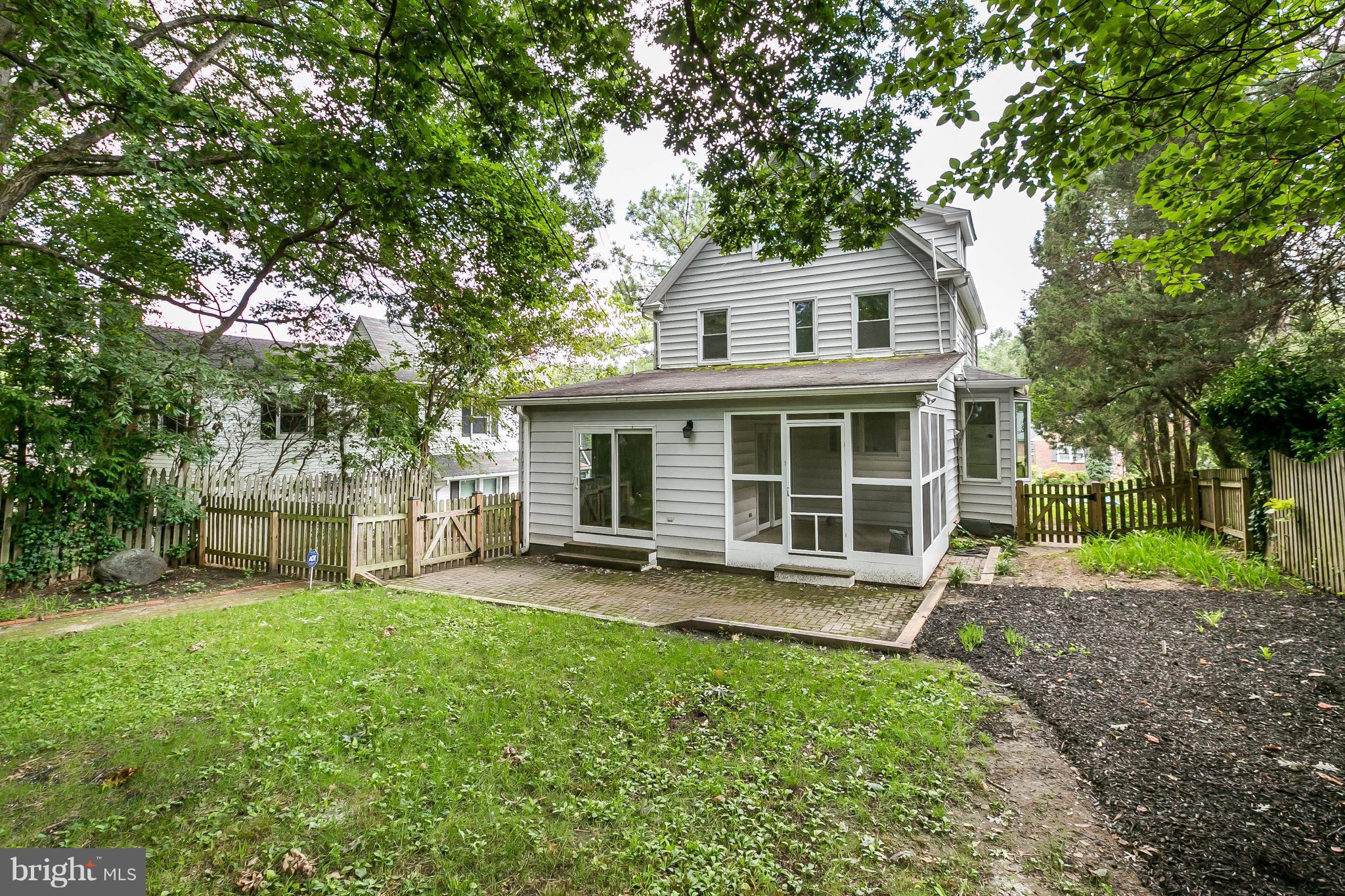 2212 Crest Road Baltimore, MD 21209 - Photo 28 of 30 Exterior (Rear)