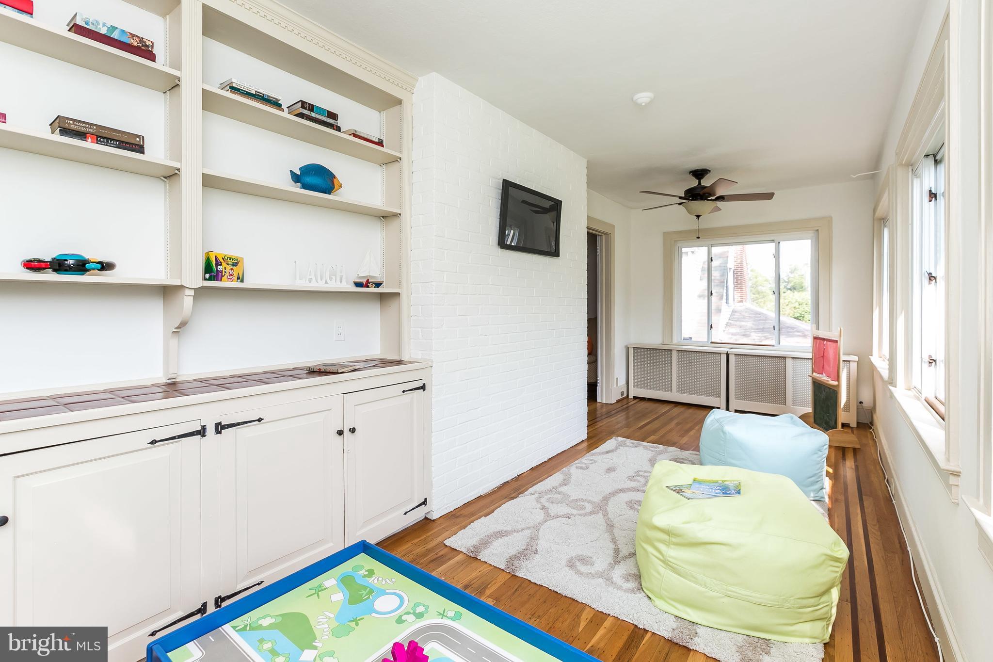2212 Crest Road Baltimore, MD 21209 - Photo 6 of 30 Interior (General)