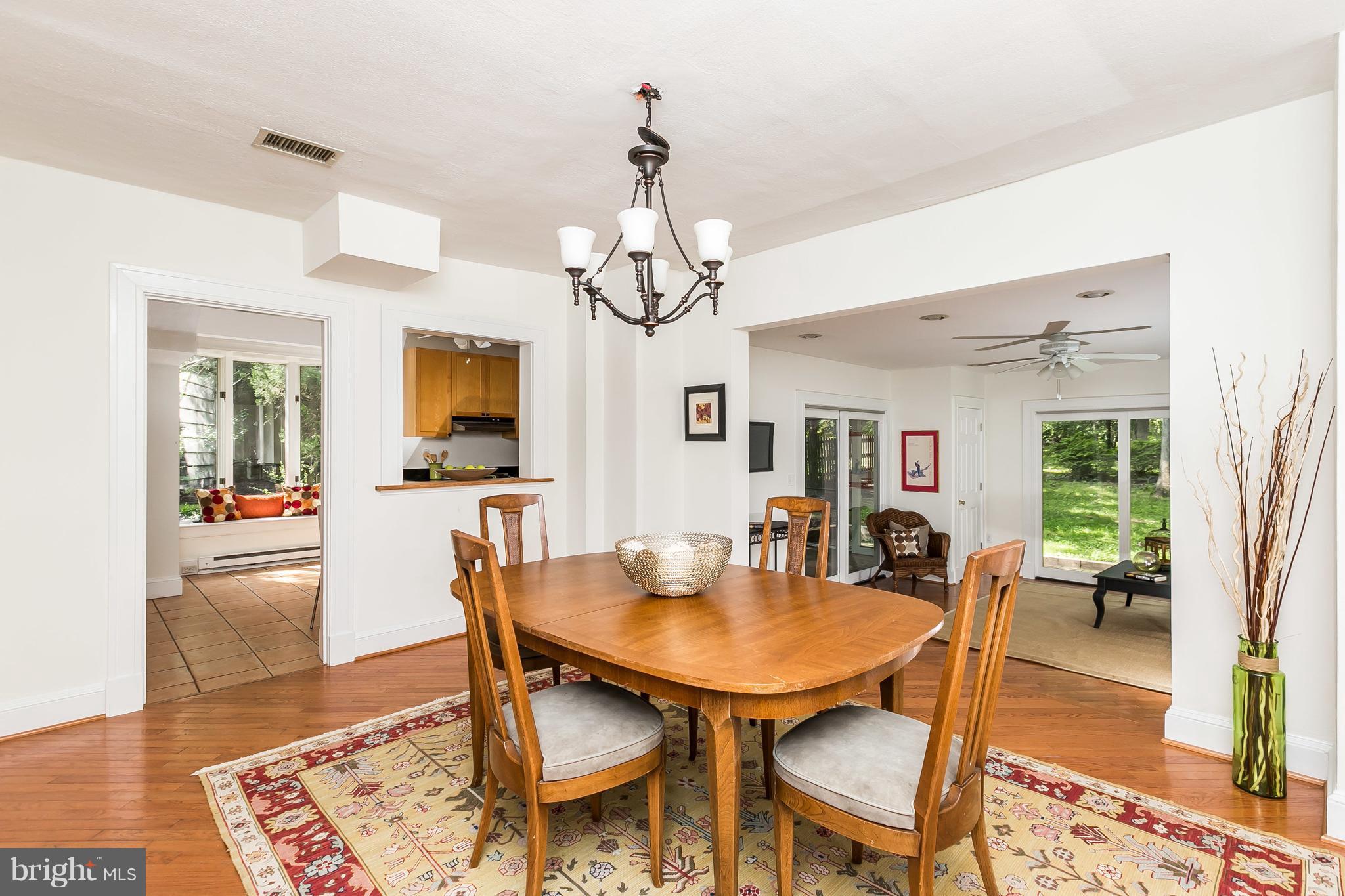 2212 Crest Road Baltimore, MD 21209 - Photo 9 of 30 Dining Room