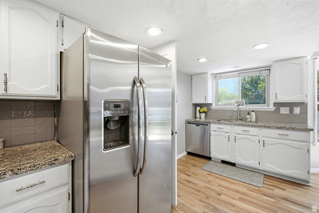 11209 Christopher Circle Sandy, UT 84092 - Photo 13 of 53