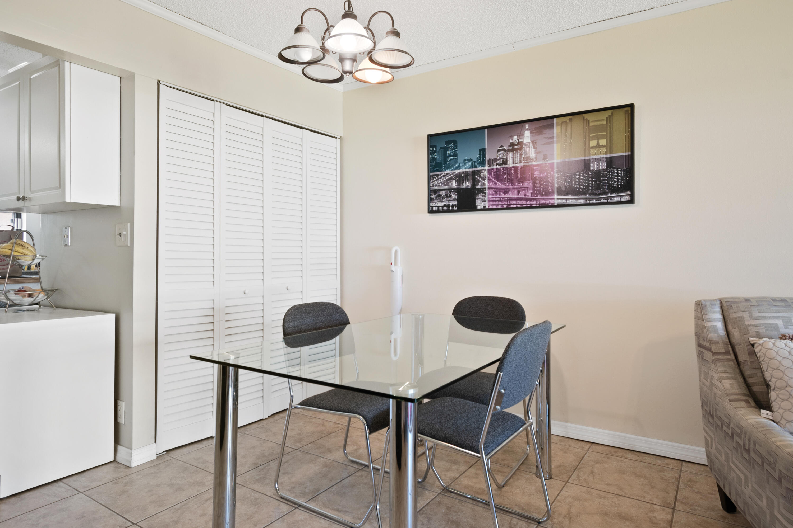 2141 Woolbright Road, Unit L207 Boynton Beach, FL 33426 - Photo 8 of 15 dining room